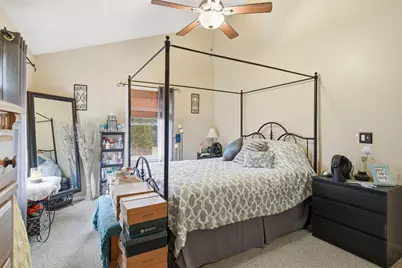 19 Greenwood St, Agawam, MA 01001 - Photo 18