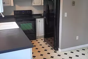 23 Bliss St, Fall River, MA 02720 - Photo 6