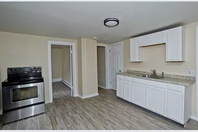 63 Pine St, Holyoke, MA 01040 - Photo 4