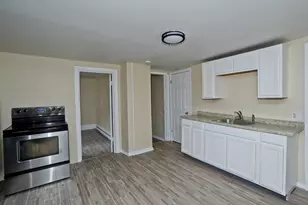 63 Pine St, Holyoke, MA 01040 - Photo 4