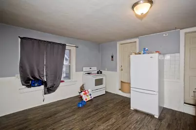 63 Pine St, Holyoke, MA 01040 - Photo 24