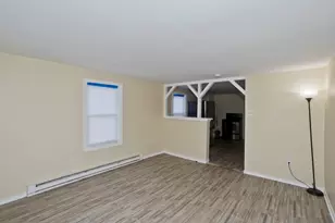 63 Pine St, Holyoke, MA 01040 - Photo 2