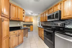 168 Upton St, Grafton, MA 01519 - Photo 14