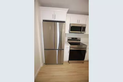 34 Hamilton Rd #302, Arlington, MA 02474 - Photo 4