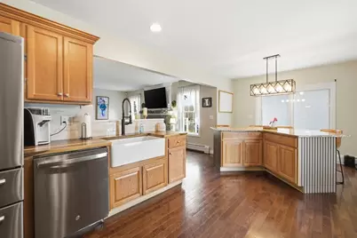 10 Mate Dr, New Bedford, MA 02745 - Photo 4
