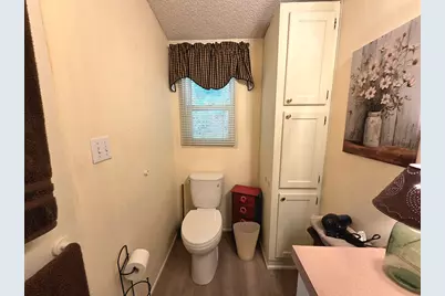 72 Holiday Cir, Chicopee, MA 01020 - Photo 16