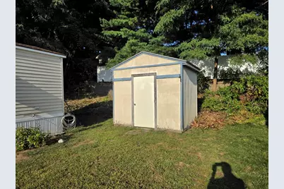 72 Holiday Cir, Chicopee, MA 01020 - Photo 4