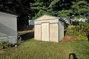 72 Holiday Cir, Chicopee, MA 01020 - Photo 4