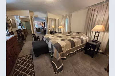 72 Holiday Cir, Chicopee, MA 01020 - Photo 12