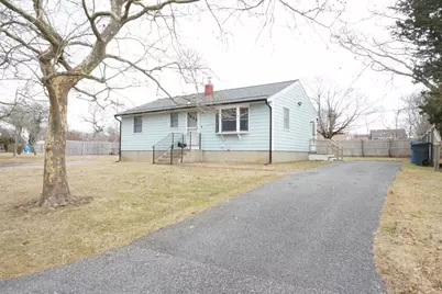 21 Heritage Cir, Falmouth, MA 02536 - Photo 4