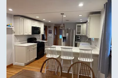 22 Farwell Ave, Boston, MA 02136 - Photo 6