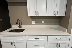 8 Camp St, Worcester, MA 01603 - Photo 14