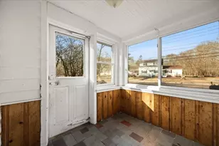 1524 Somerset Ave, Taunton, MA 02780 - Photo 16