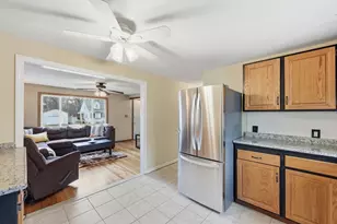 104 Chateaugay St, Chicopee, MA 01020 - Photo 18