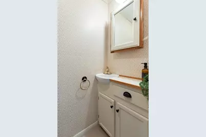 32 S Pine St, Haverhill, MA 01835 - Photo 20