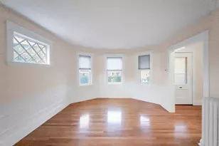 21 Bradwood St, Boston, MA 02131 - Photo 10