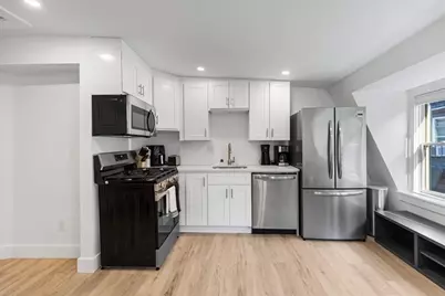 6 Goodwin Pl #4, Boston, MA 02114 - Photo 10