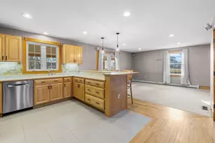 7 Deerfield Ln, Fairhaven, MA 02719 - Photo 8