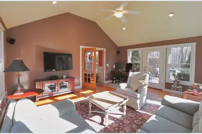 11 Fairway Ln, Medway, MA 02053 - Photo 10