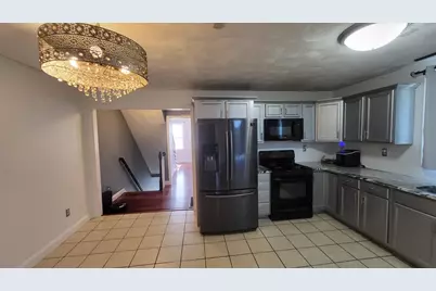 129 Manchester Street #B, Lowell, MA 01852 - Photo 6