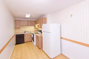 39 Pleasant St, Northborough, MA 01532 - Photo 8