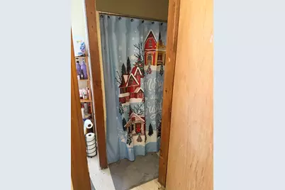 36 Manchester St, Lawrence, MA 01841 - Photo 24