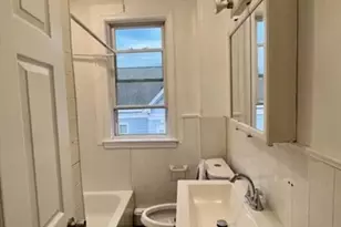 7 Beacon St, Attleboro, MA 02703 - Photo 4