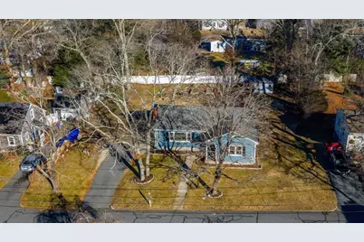 25 Pershing Ave, Acushnet, MA 02743 - Photo 4