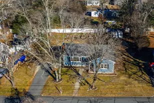 25 Pershing Ave, Acushnet, MA 02743 - Photo 4