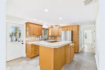 25 Pershing Ave, Acushnet, MA 02743 - Photo 10