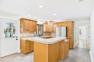 25 Pershing Ave, Acushnet, MA 02743 - Photo 10