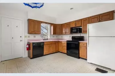 20 Central Ave #2, Danvers, MA 01923 - Photo 2