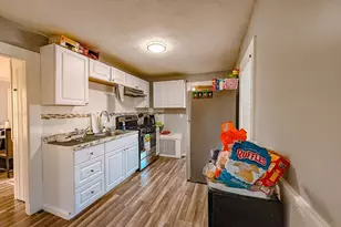 38 Washington St, Marlborough, MA 01752 - Photo 16