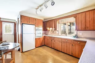 1239 Roseanne St, New Bedford, MA 02740 - Photo 8