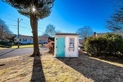 1239 Roseanne St, New Bedford, MA 02740 - Photo 24