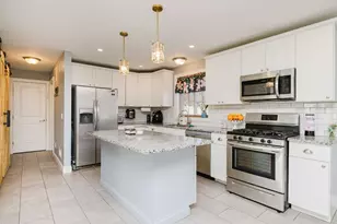 65 Armsby St, New Bedford, MA 02745 - Photo 2