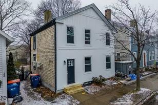 24 Middle St, Fairhaven, MA 02719 - Photo 1