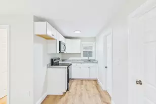 24 Middle St, Fairhaven, MA 02719 - Photo 12