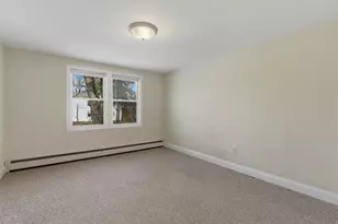 45R S, Bedford, MA 01730 - Photo 18