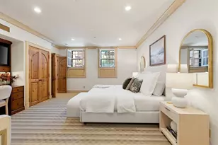 25 Beaver Pl, Boston, MA 02108 - Photo 30