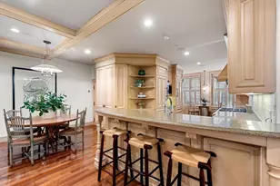 25 Beaver Pl, Boston, MA 02108 - Photo 8