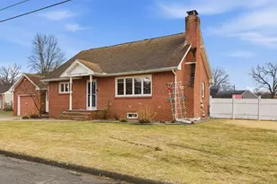 25 Dale St, Ludlow, MA 01056 - Photo 36