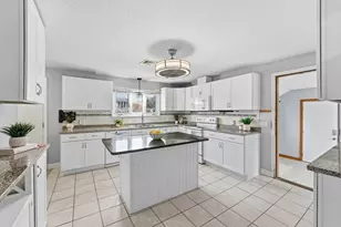 25 Dale St, Ludlow, MA 01056 - Photo 4