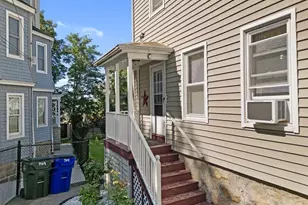 709 Maple St, Fall River, MA 02720 - Photo 4