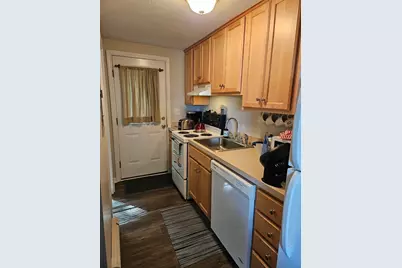 4 McLaughlin St #1, Framingham, MA 01701 - Photo 4