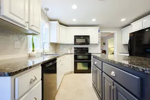 17 Forest Park Dr, Mendon, MA 01756 - Photo 16