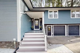 7 Woodlawn Dr, Sturbridge, MA 01566 - Photo 2