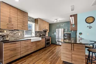 298 Wren St, Taunton, MA 02718 - Photo 6