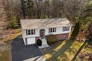 298 Wren St, Taunton, MA 02718 - Photo 2