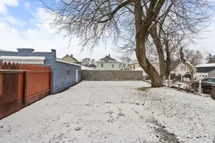 27 Bunker Hill Ave, Lowell, MA 01850 - Photo 40